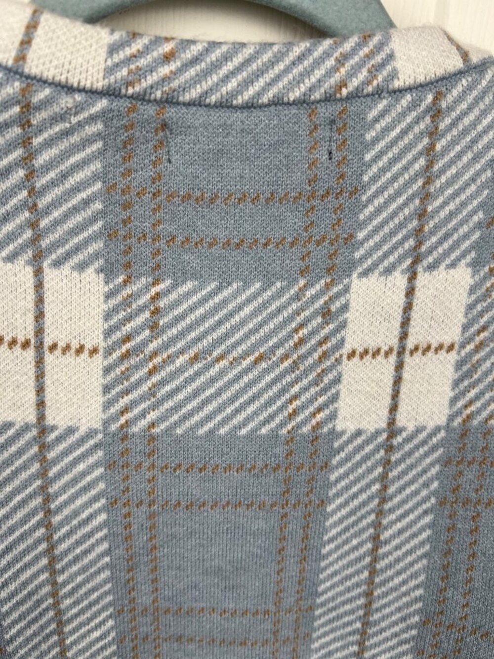 Love Tree Plaid Cropped Sweater - Picture 6 of 7